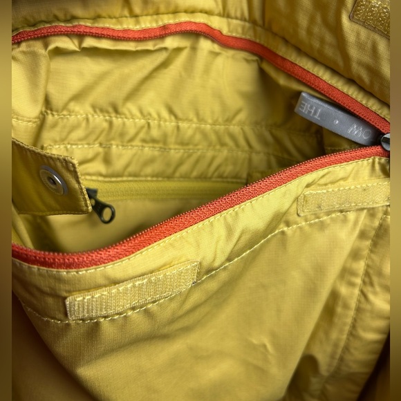 The North Face Jacket
Womens Med Anorak Fanorak
Windwall Windbreaker-Vintage - Picture 3 of 14